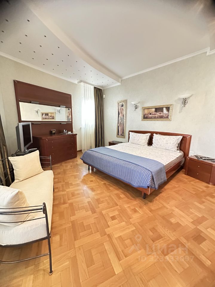 Продажа 4-комн квартиры на вторичном рынке Ельнинская улица, 11К3