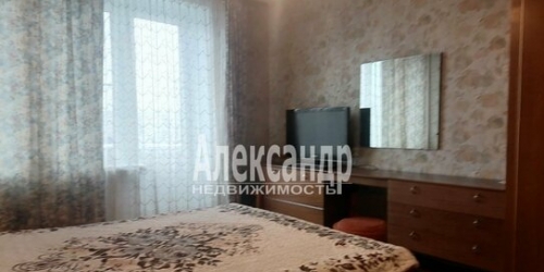 2-комн квартира улица Белы Куна,  д. 5