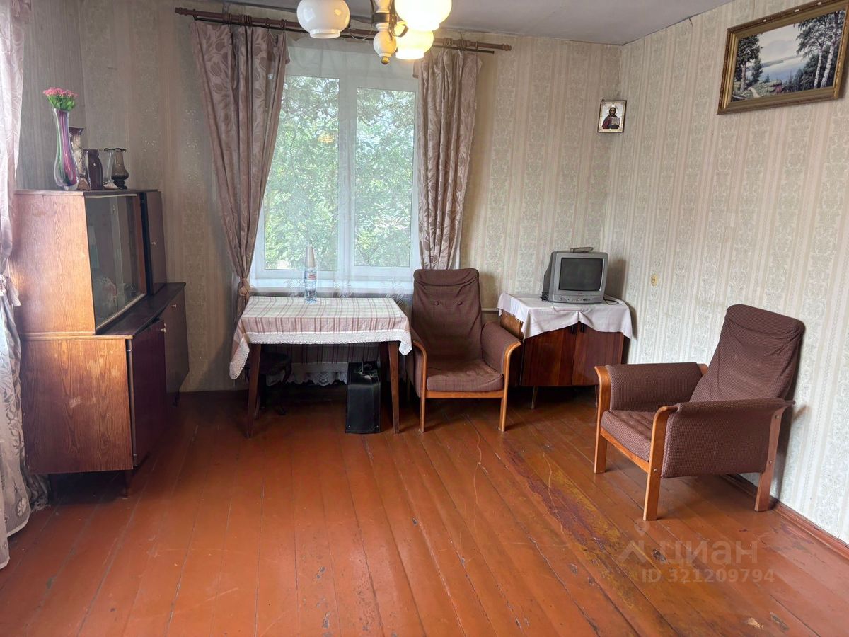 Продажа 1-комн квартиры на вторичном рынке Павловск, Госпитальная улица, 23