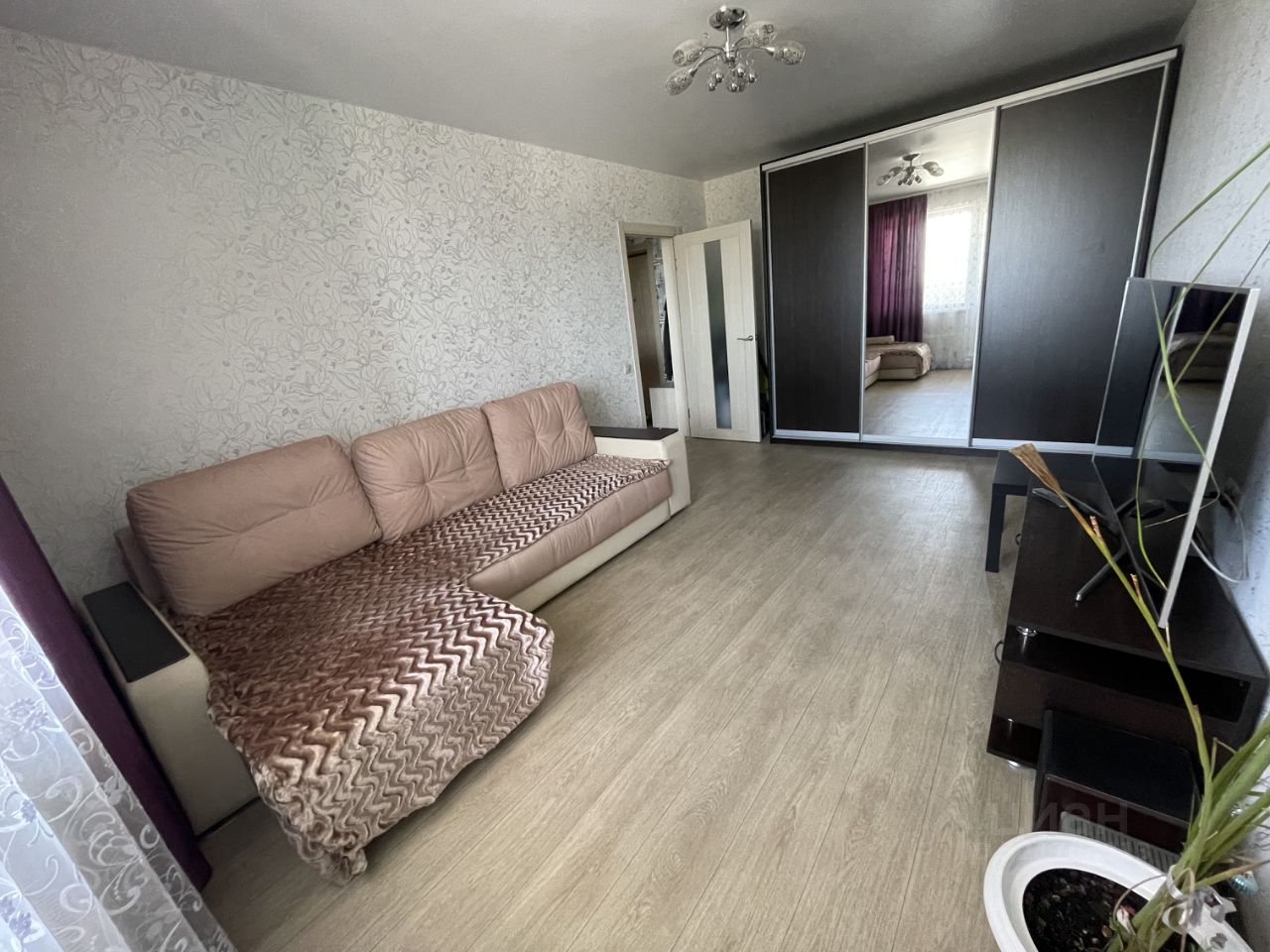 Продажа 1-комн квартиры на вторичном рынке Новые Островцы мкр, д. Островцы, улица Баулинская, 7