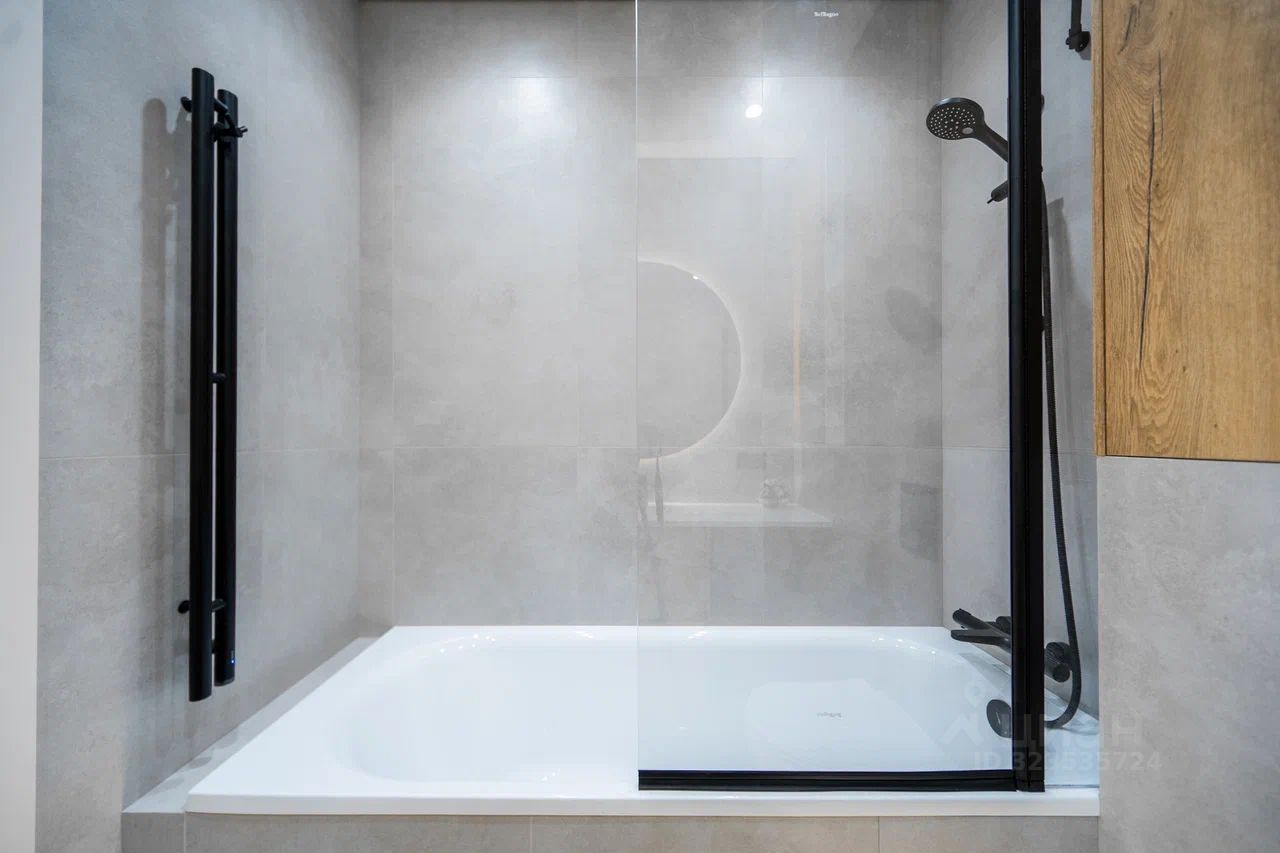 Продажа 2-комн квартиры на вторичном рынке бульвар Головнина, 3к1