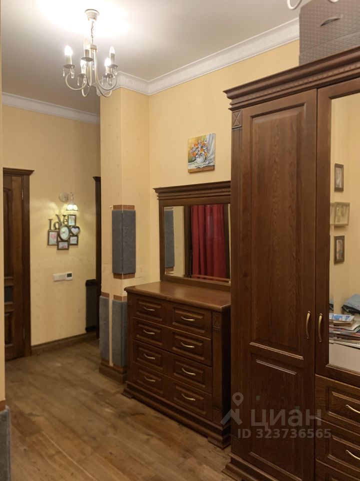 Продажа 4-комн квартиры на вторичном рынке Юровская улица, 95К2