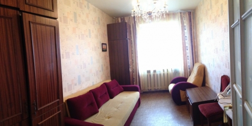 3-комн квартира Чекистов ул. ,  д. 22