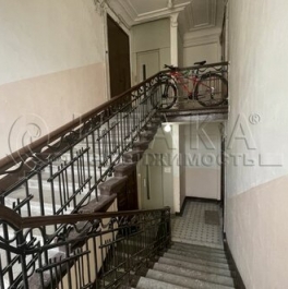 Продажа 5-комн квартиры на вторичном рынке 11-я линия,  д. 52