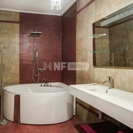 Продажа 4-комн квартиры на вторичном рынке пр-кт Маршала Жукова,  д. 78