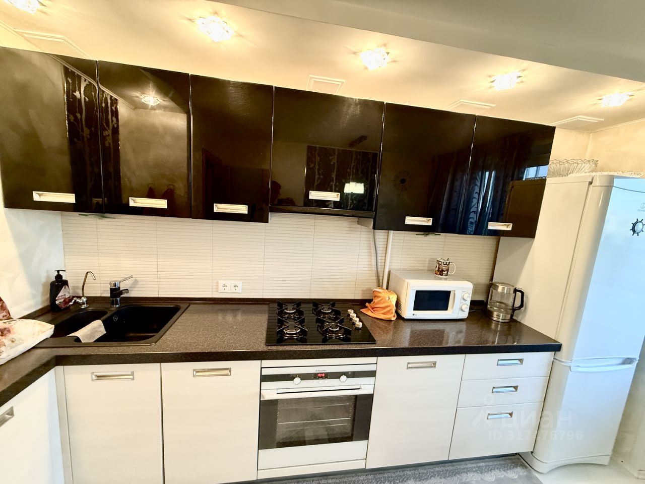 Продажа 3-комн квартиры на вторичном рынке Новопетровская улица, 18