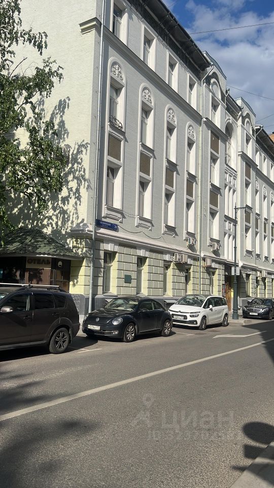 Аренда 4-комн квартиры на вторичном рынке Гагаринский переулок, 28