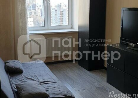 Продажа 1-комн квартиры на вторичном рынке Учительская улица,  д. 18 к1