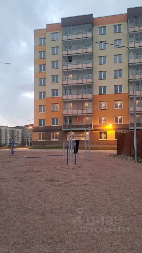 Продажа 2-комн квартиры на вторичном рынке д. Янино-2, улица Рябиновая, 30