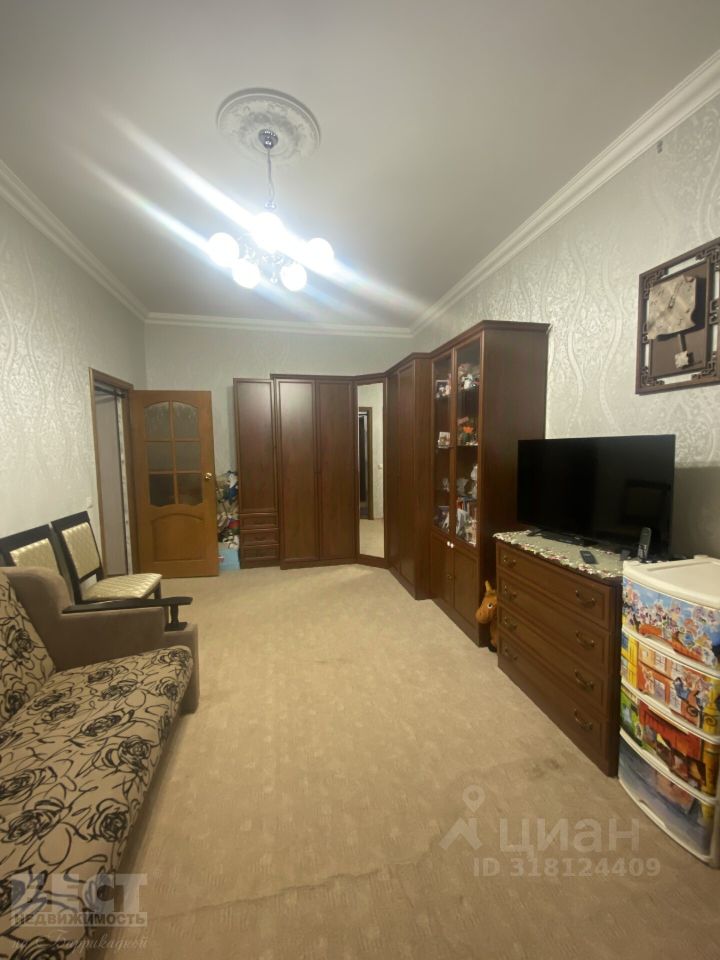 Продажа 2-комн квартиры на вторичном рынке улица Винокурова, 5/6К2