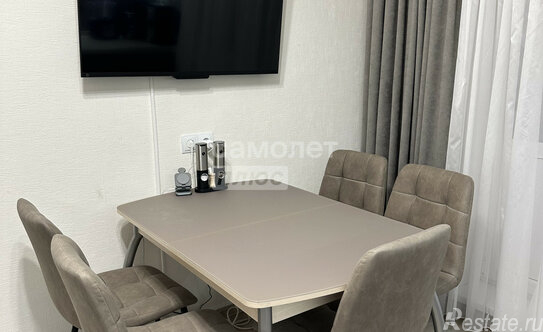 Продажа 2-комн квартиры на вторичном рынке Нововатутинская 3-я ул,  д. 9