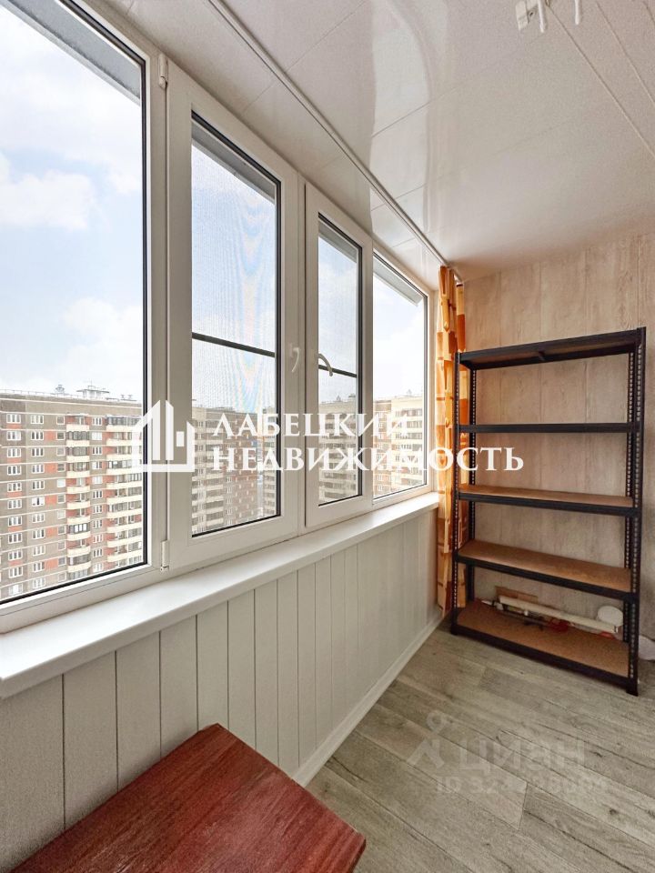 Продажа 1-комн квартиры на вторичном рынке Мурино, улица Шоссе в Лаврики, 70к1