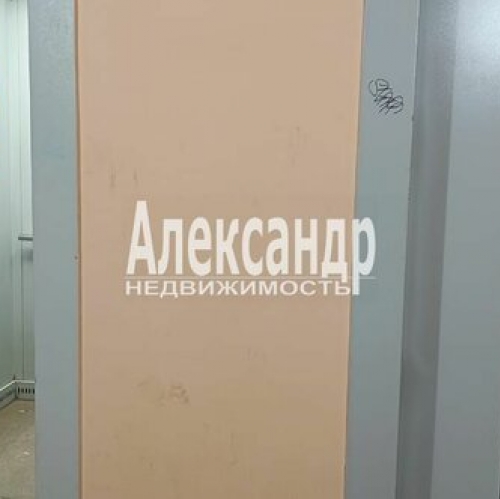 4-комн квартира ул Танкиста Хрустицкого,  д. 17