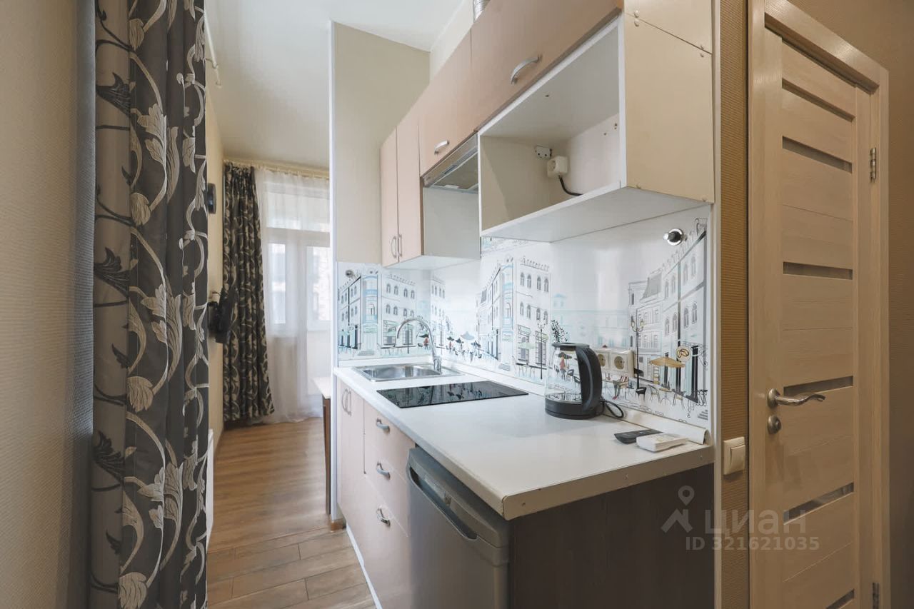 Продажа 3-комн квартиры на вторичном рынке Смольная улица, 44к1