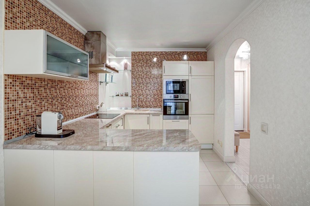 Продажа 3-комн квартиры на вторичном рынке Народная улица, 11к2