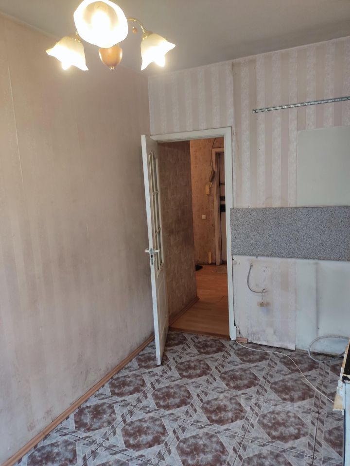 Продажа 2-комн квартиры на вторичном рынке Дунайский проспект, 24