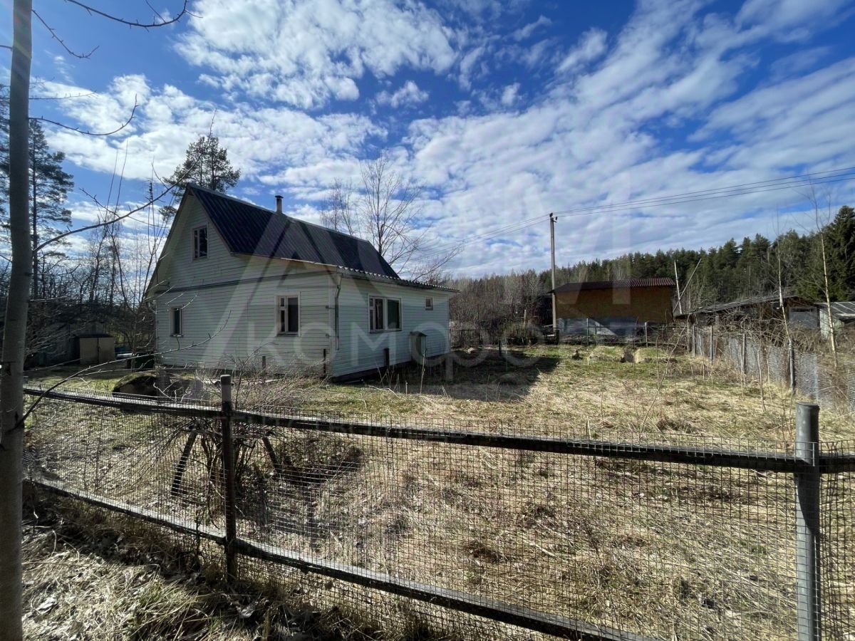 Продажа дома пос. Коммунары, улица Выборгская, 9