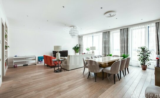 Продажа 4-комн квартиры на вторичном рынке Пироговская М. ул,  д. 8