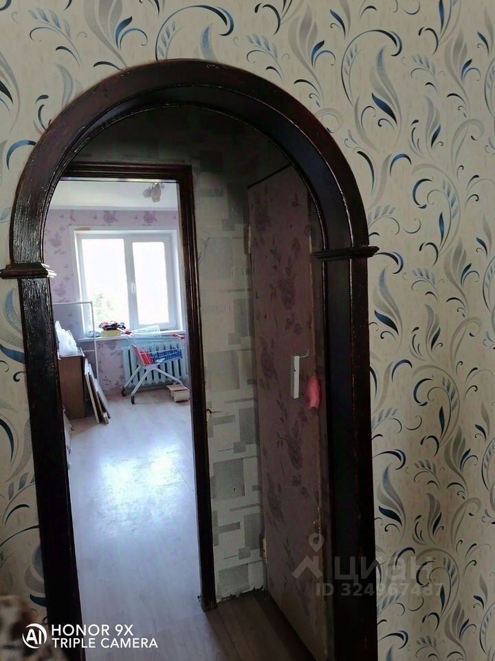 Продажа 2-комн квартиры на вторичном рынке пос. Радужный, 12