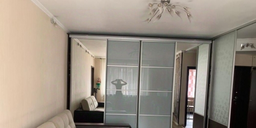 2-комн квартира улица Чистова,  д. 5