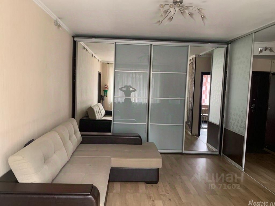 Продажа 2-комн квартиры на вторичном рынке улица Чистова,  д. 5