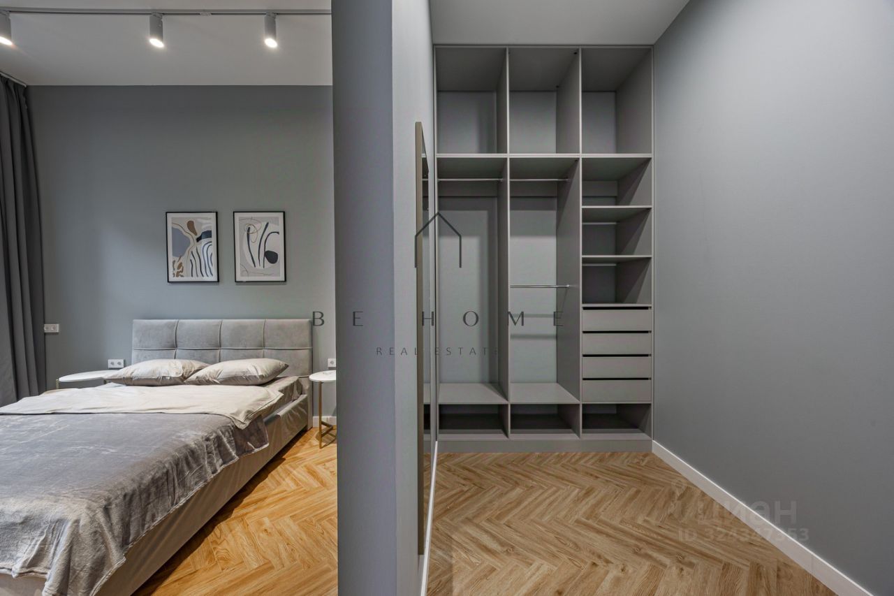 Аренда 2-комн квартиры на вторичном рынке Невский проспект, 164