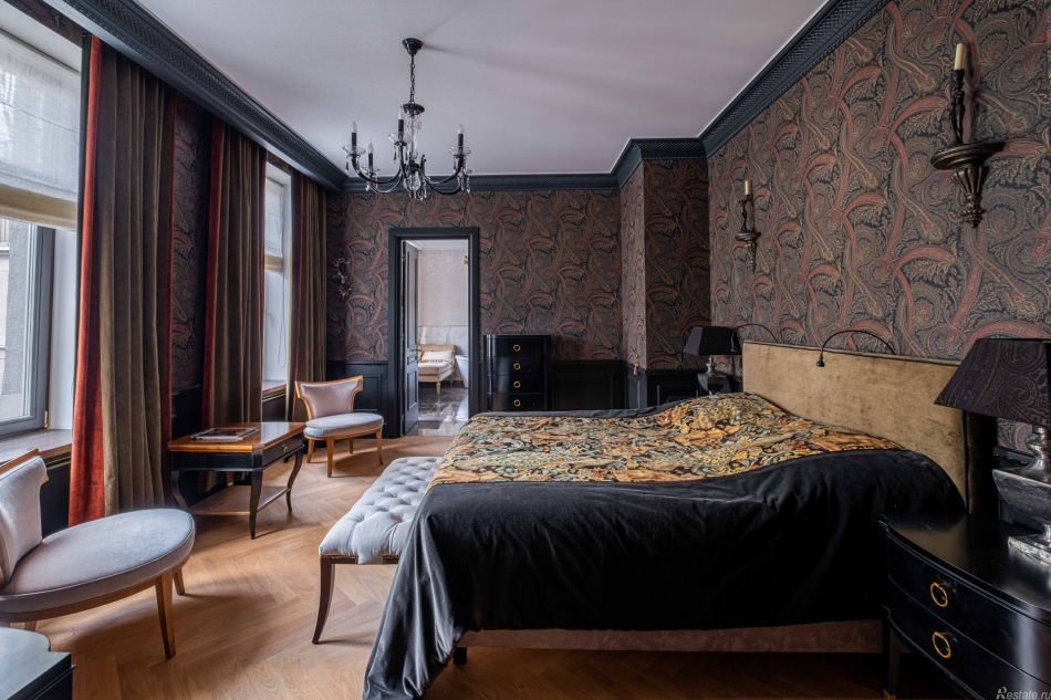 Продажа 5-комн квартиры на вторичном рынке Пестеля ул,  д. 7