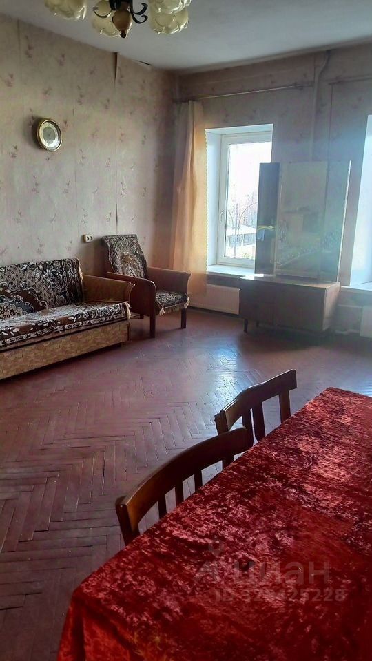 Продажа 4-комн квартиры на вторичном рынке набережная Реки Пряжки, 38