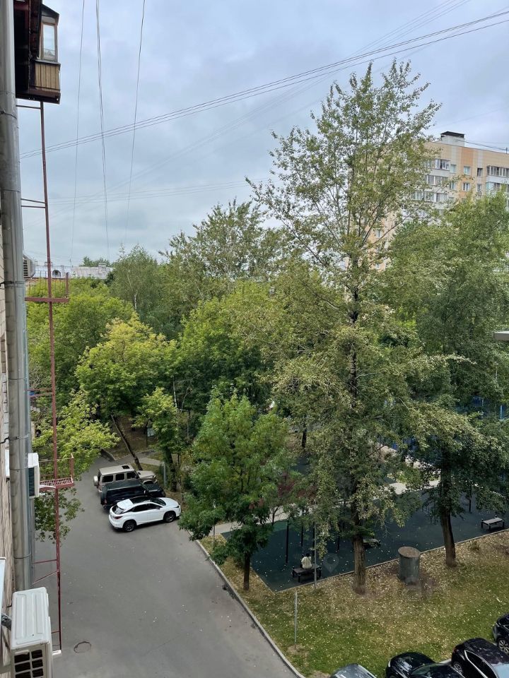 Продажа 3-комн квартиры на вторичном рынке улица Пырьева, 5А