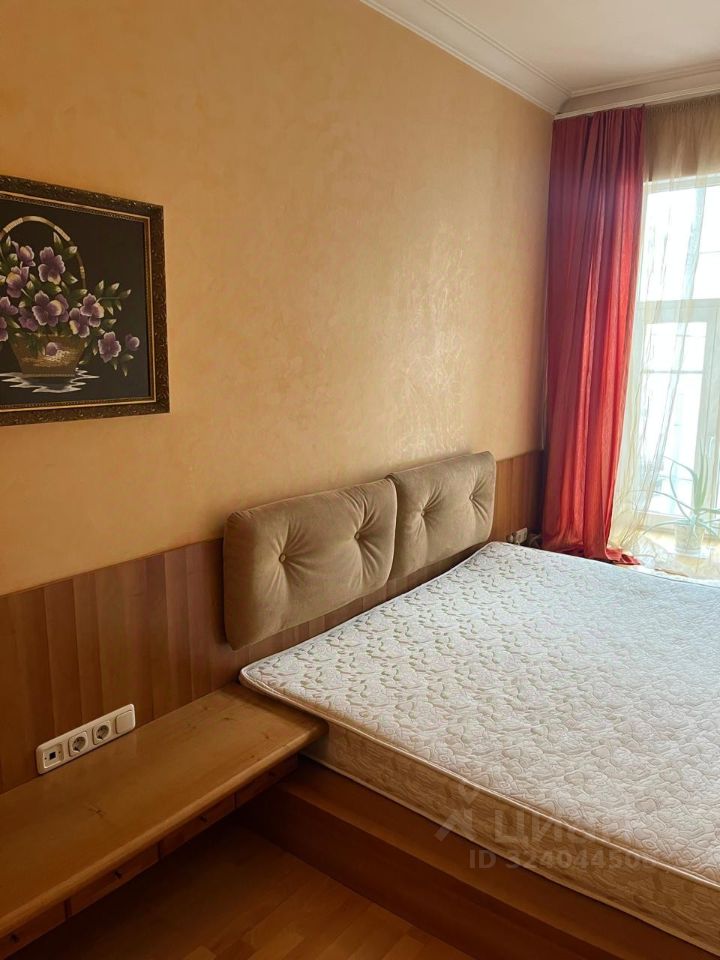 Продажа 2-комн квартиры на вторичном рынке улица Малая Лубянка, 16