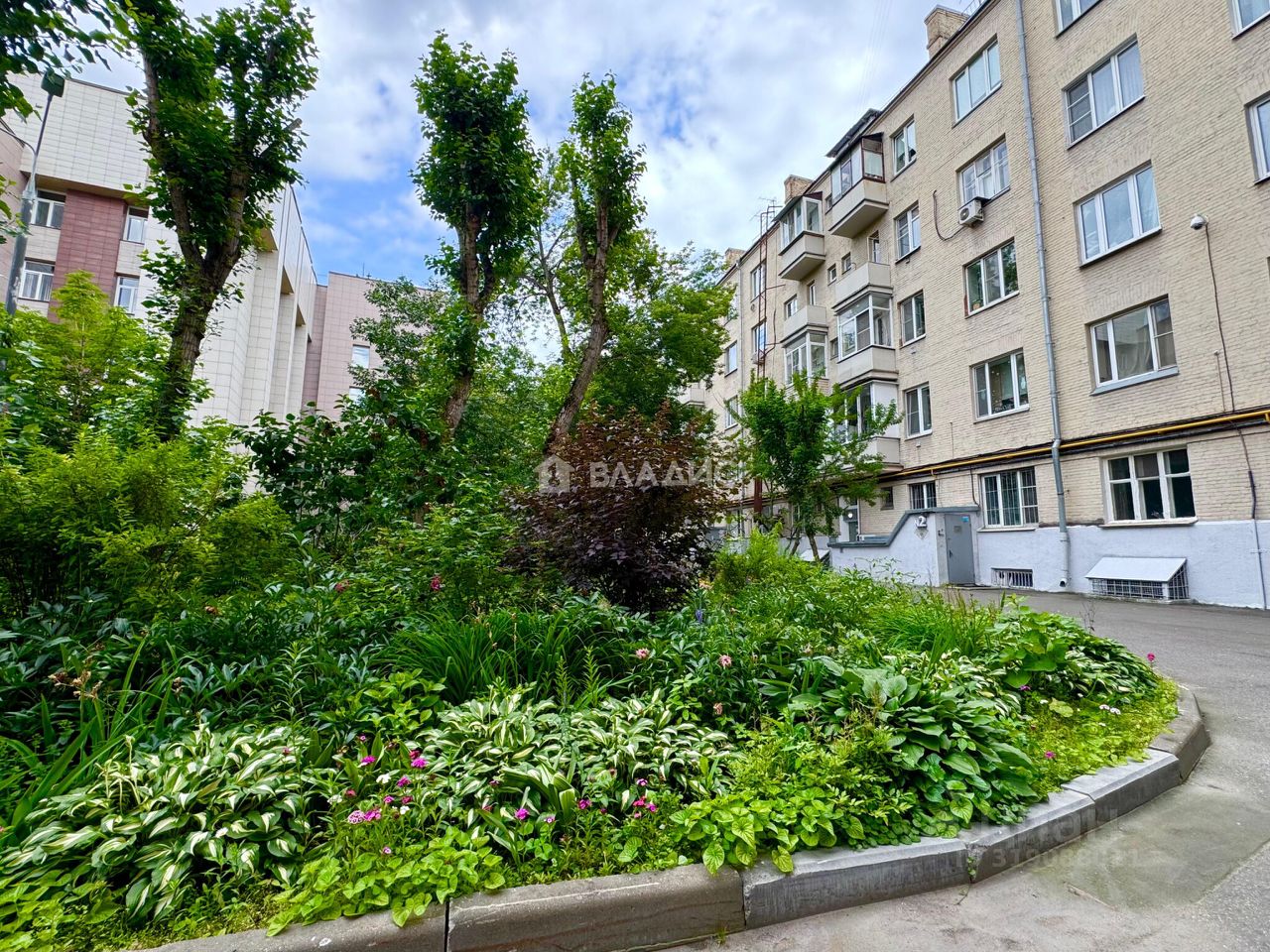 Продажа 3-комн квартиры на вторичном рынке Воронцовская улица, 25С3