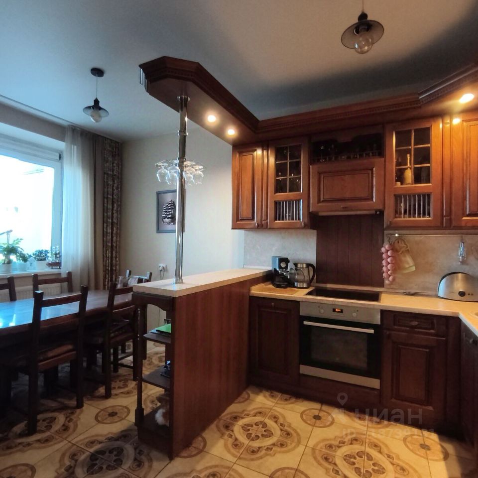 Продажа 4-комн квартиры на вторичном рынке Коломяжский проспект, 15к2