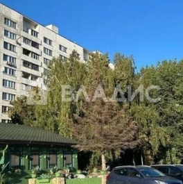 Продажа 2-комн квартиры на вторичном рынке Ореховый б-р,  д. 55
