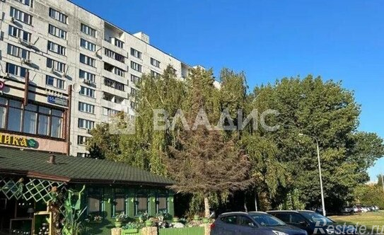 Продажа 2-комн квартиры на вторичном рынке Ореховый б-р,  д. 55