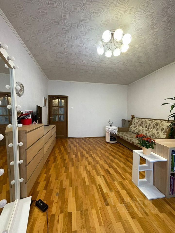 Продажа 3-комн квартиры на вторичном рынке Гатчина, улица Генерала Сандалова,  д. 5к1