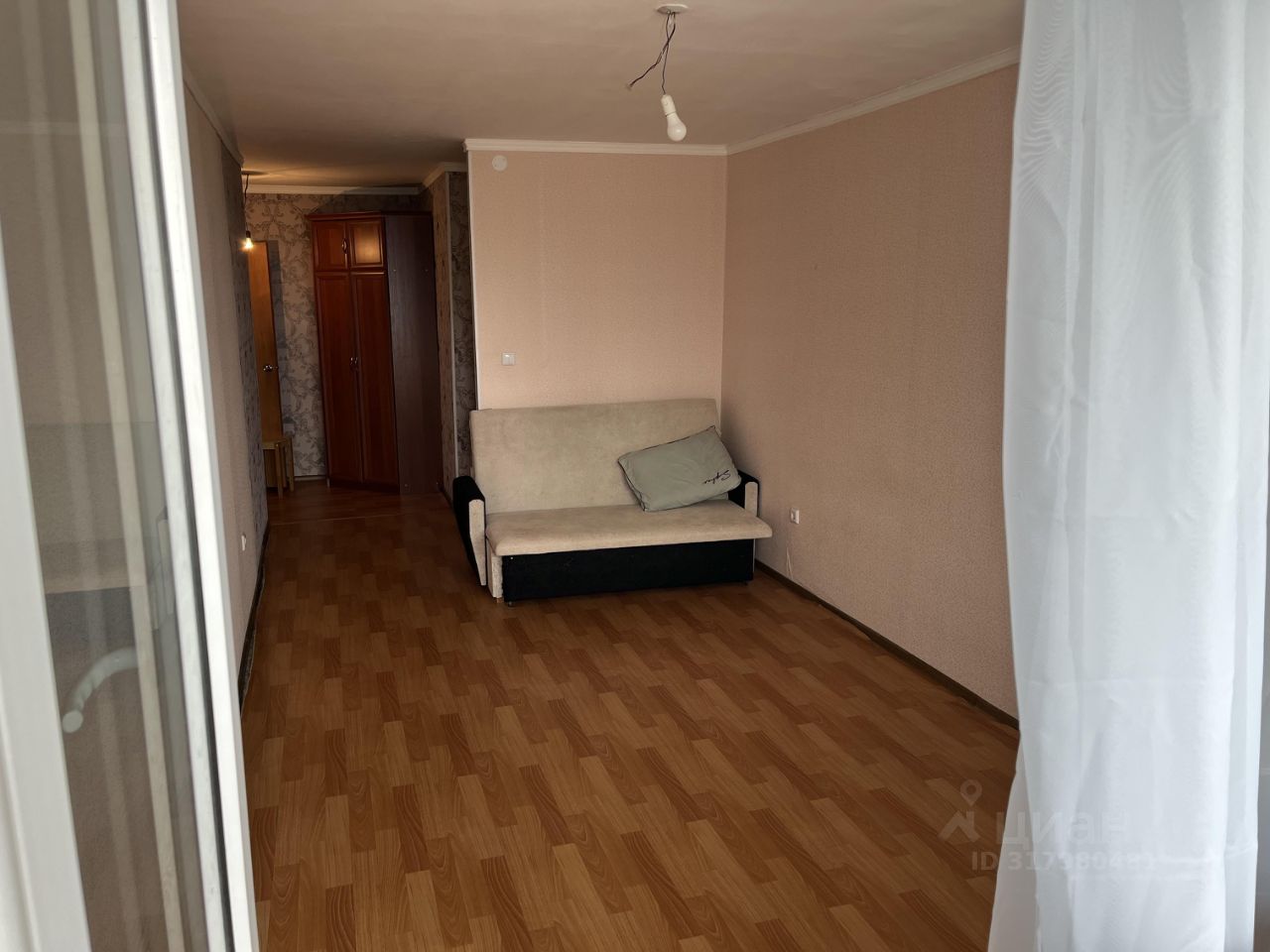 Продажа 2-комн квартиры на вторичном рынке Имени Свердлова пгт, проезд Западный, 10