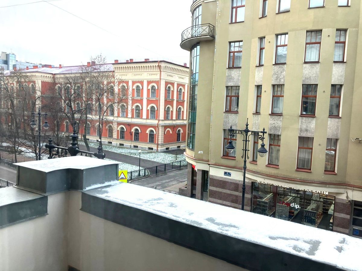 Продажа 5-комн квартиры на вторичном рынке улица Восстания, 19