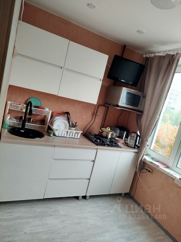 Продажа 2-комн квартиры на вторичном рынке улица Фабрициуса, 44К1