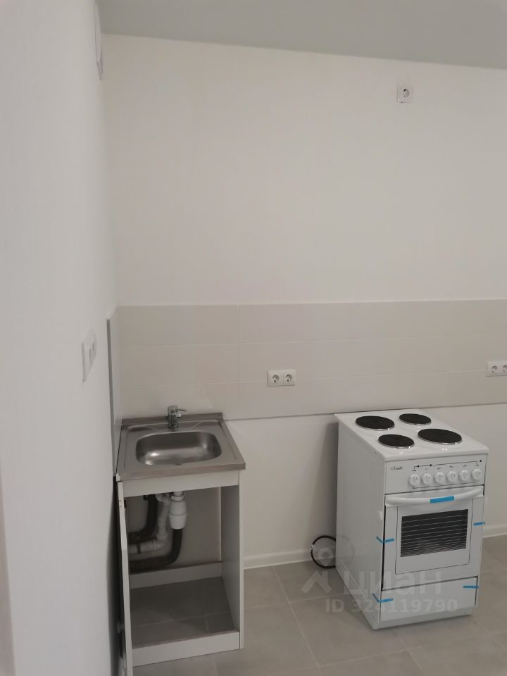 Продажа 3-комн квартиры на вторичном рынке Зеленый проспект, 103