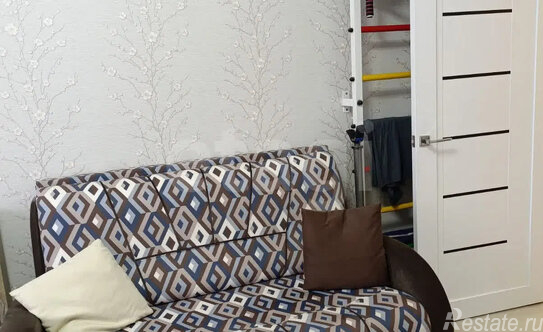 Продажа 1-комн квартиры на вторичном рынке Колпино г, Вознесенское ш,  д. 49 к2