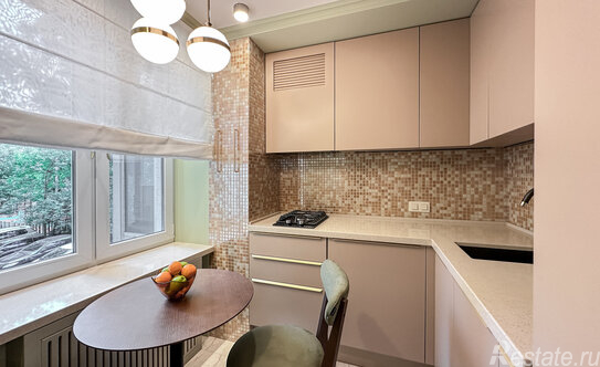 Продажа 1-комн квартиры на вторичном рынке Монетчиковский 1-й пер,  д. 8