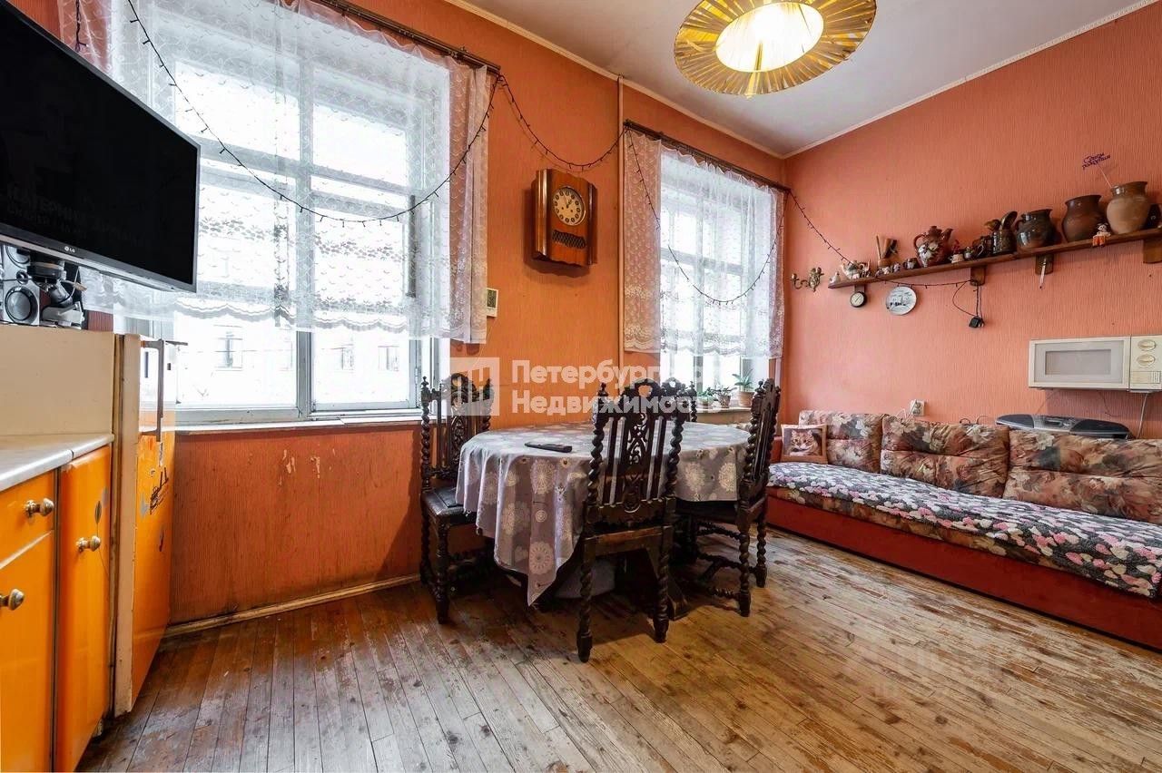 Продажа 3-комн квартиры на вторичном рынке Английский проспект, 43