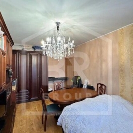 Продажа 2-комн квартиры на вторичном рынке Мебельная улица
