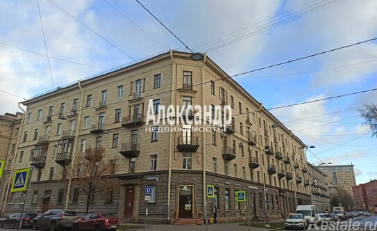 Продажа 2-комн квартиры на вторичном рынке Среднегаванский пр-кт,  д. 3