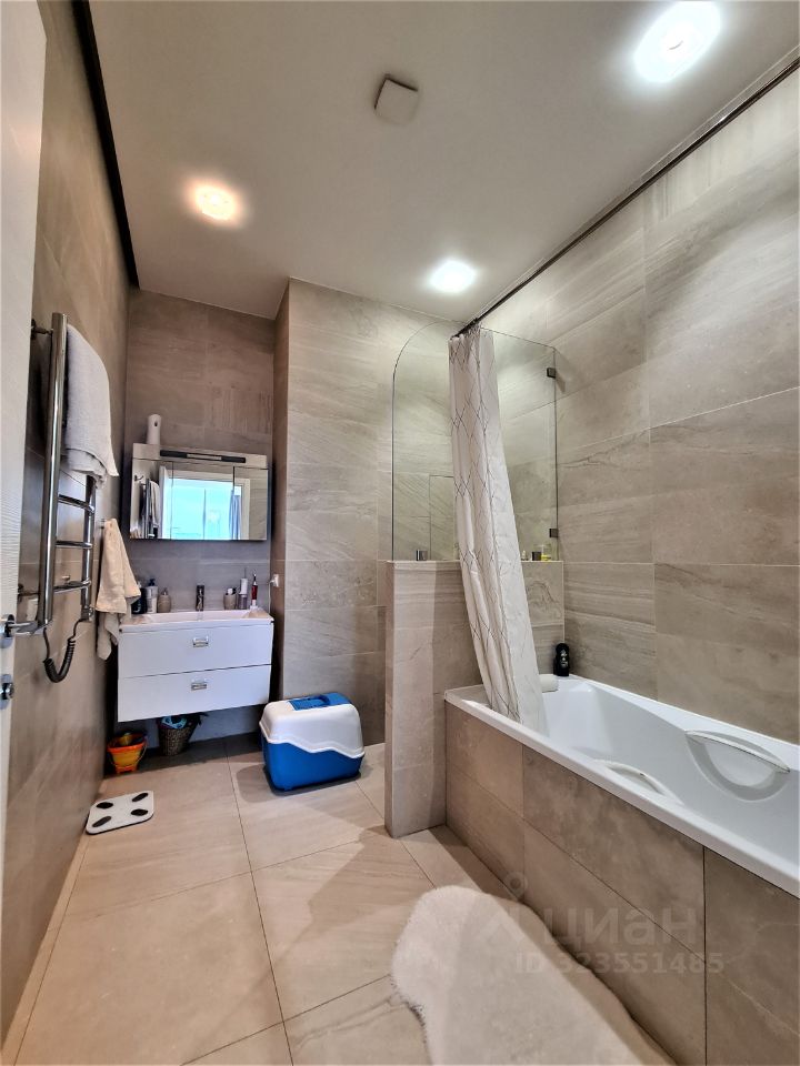 Аренда 3-комн квартиры на вторичном рынке Мосфильмовская улица, 8