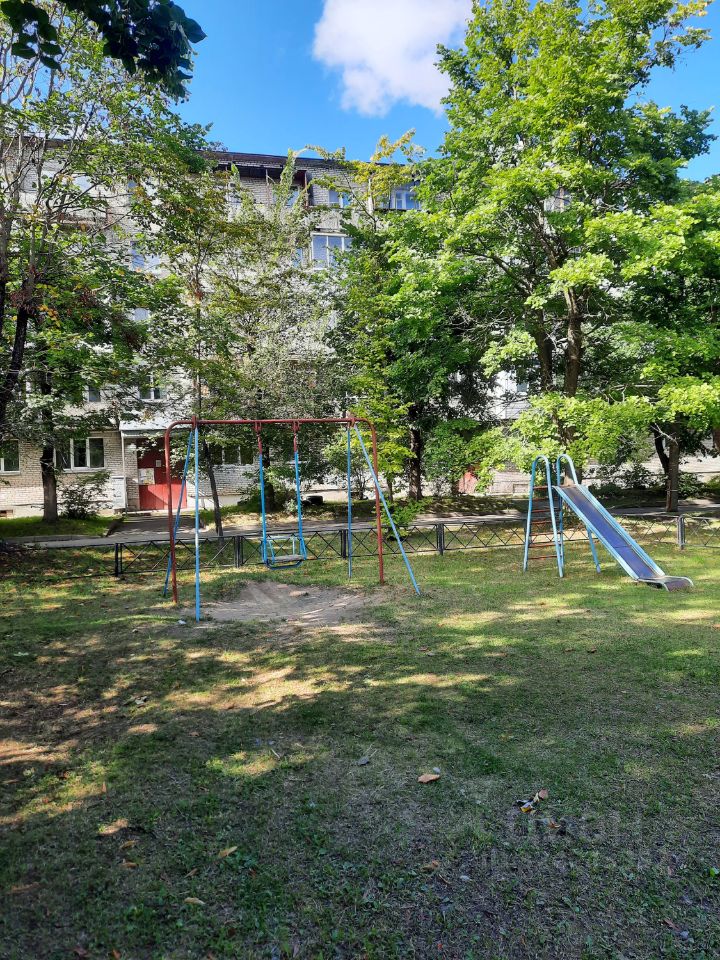 Продажа 1-комн квартиры на вторичном рынке Кировск, Набережная улица, 1к2