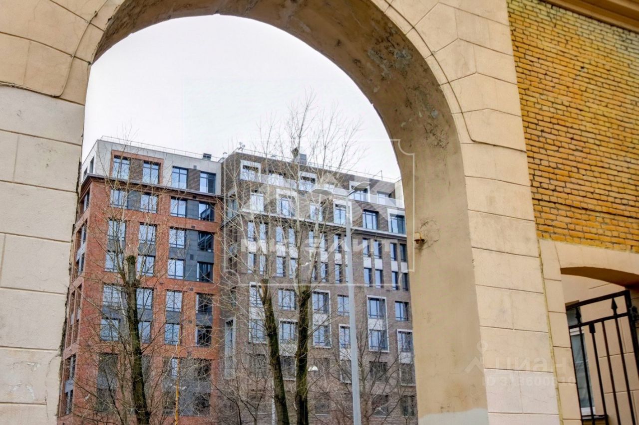 Продажа 2-комн квартиры на вторичном рынке улица Стахановцев, 1