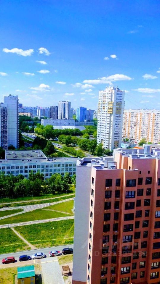 Продажа 2-комн квартиры на вторичном рынке улица Верхние Поля, 32к2