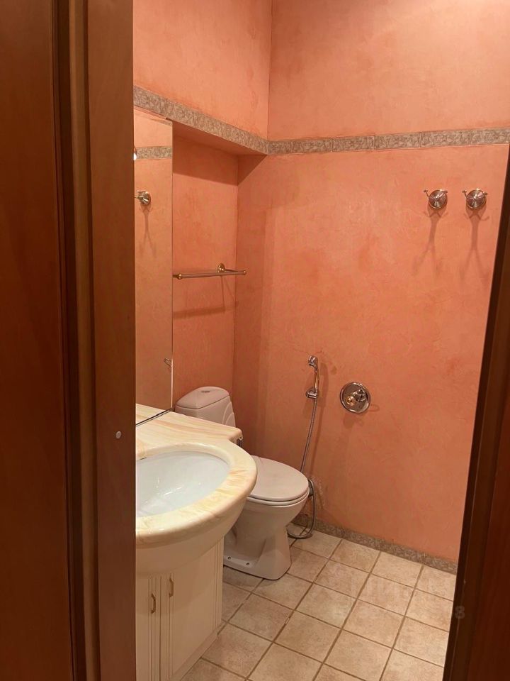 Продажа 2-комн квартиры на вторичном рынке улица Малая Лубянка, 16