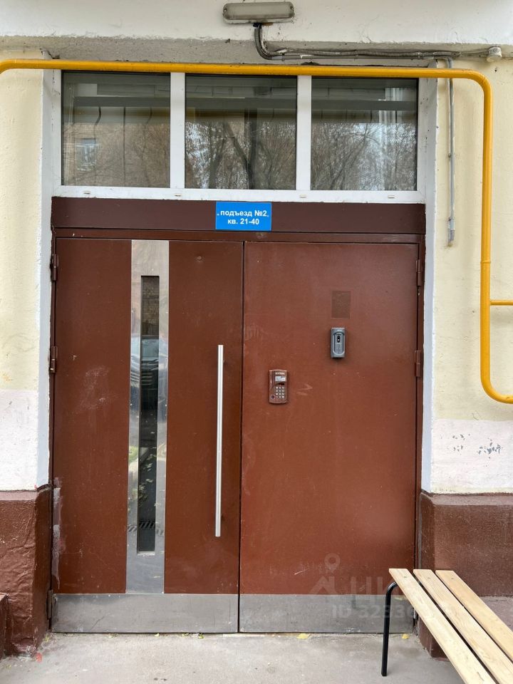 Продажа 2-комн квартиры на вторичном рынке Красногвардейский бульвар, 15С1